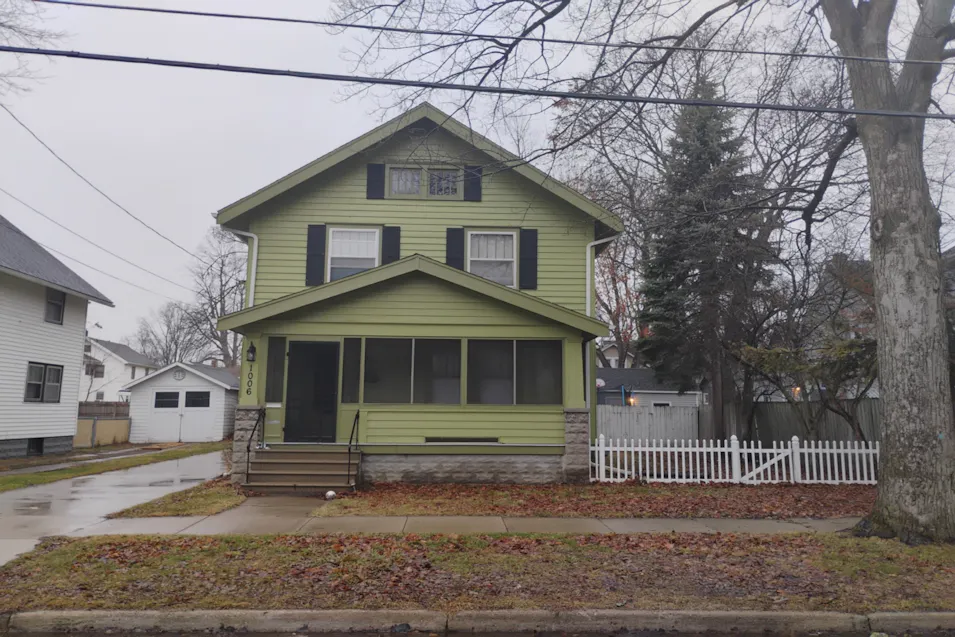 1006 3rd St Jackson, MI 49203, Jackson County