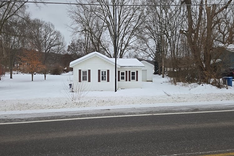 605 Marsh Rd Plainwell, MI 49080, Allegan County