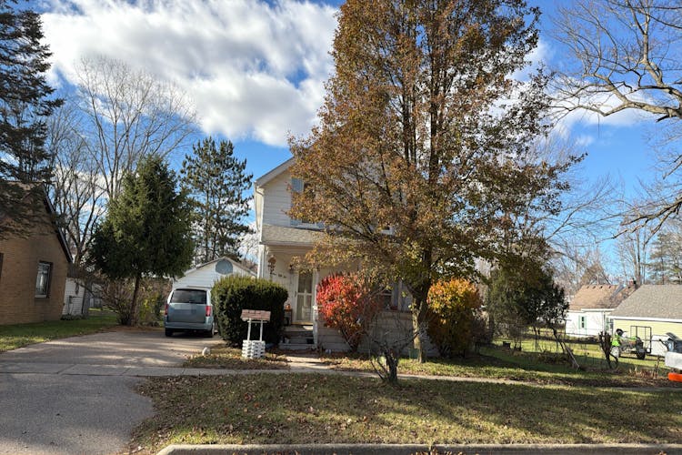 152 S Genesee St Montrose, MI 48457, Genesee County