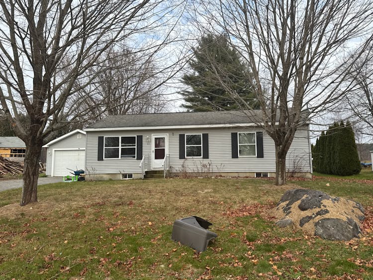 63 Jean Street Lewiston, ME 04240, Androscoggin County