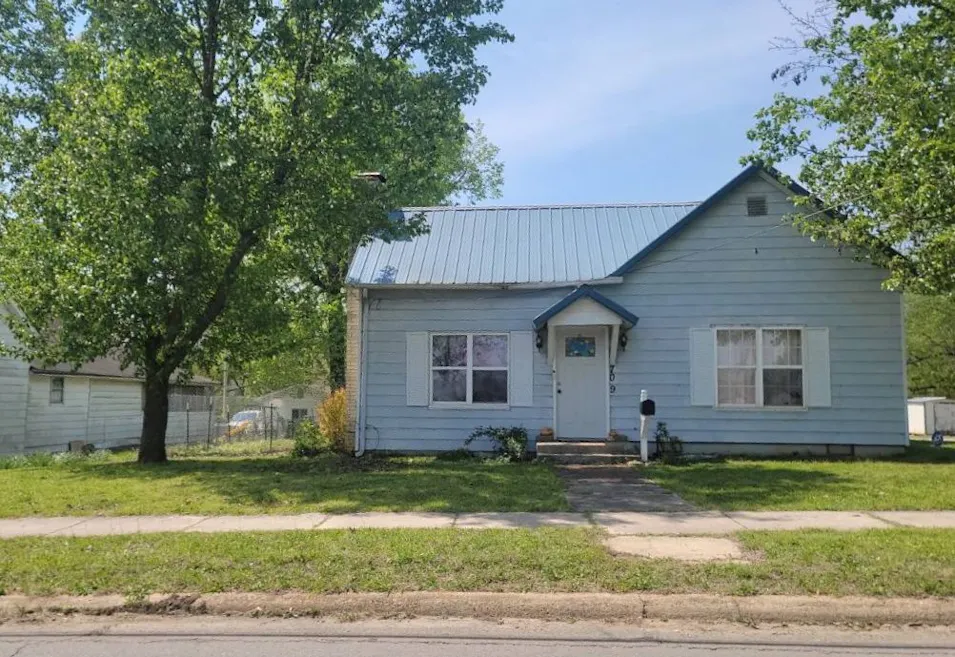 709 Walnut St Doniphan, MO 63935, Ripley County
