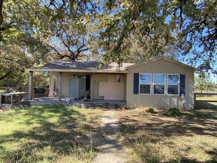 402 N Mount St Chico, TX 76431, Wise County