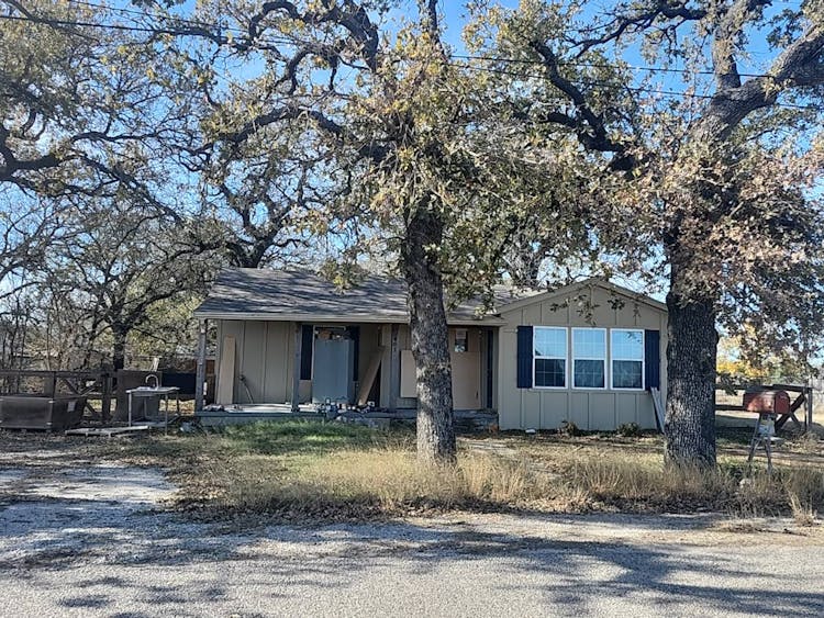 402 N Mount St Chico, TX 76431, Wise County