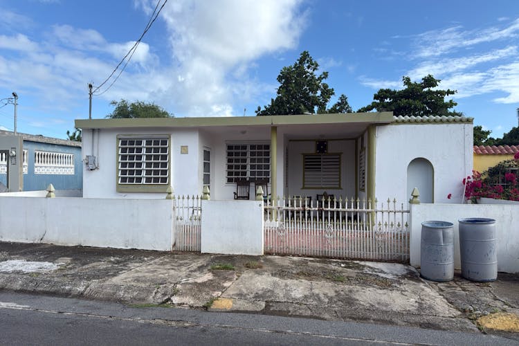 220 Calle C (3) Bda Santa Ana Guayama, PR 00784, Guayama County