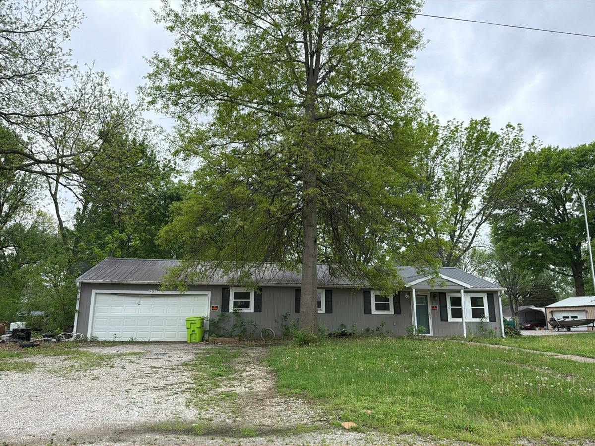 Maple St, Rich Hill, MO 64779