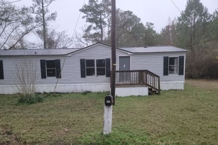 217 Crowfoot Ave Andrews, SC 29510, Georgetown County