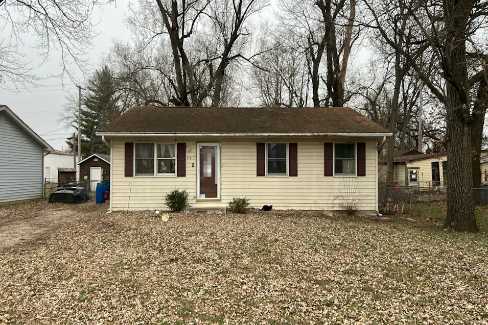 314 Pershing Ave Wood River, IL 62095, Madison County