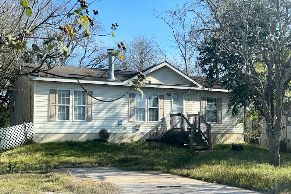 435 8th St San Leon, TX 77539, Galveston County