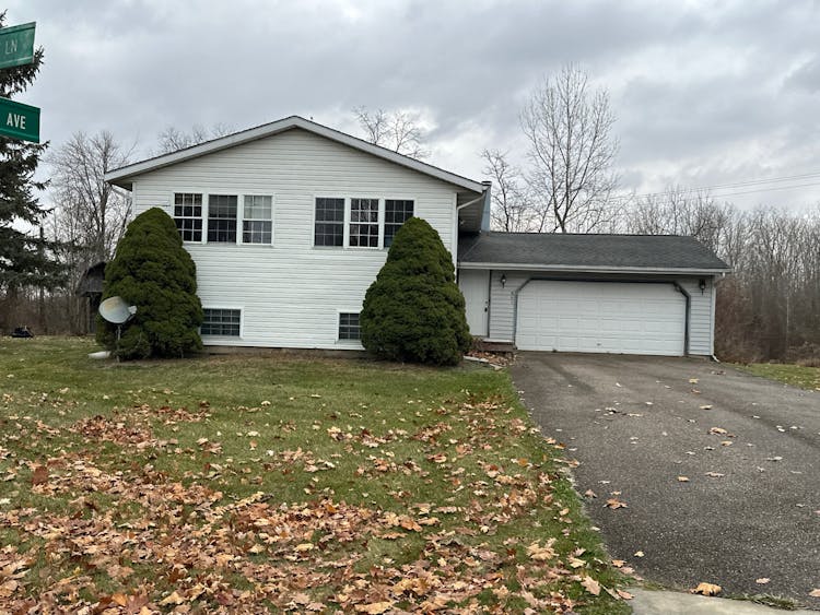 501 Briarwood Lane Pioneer, OH 43554, Williams County