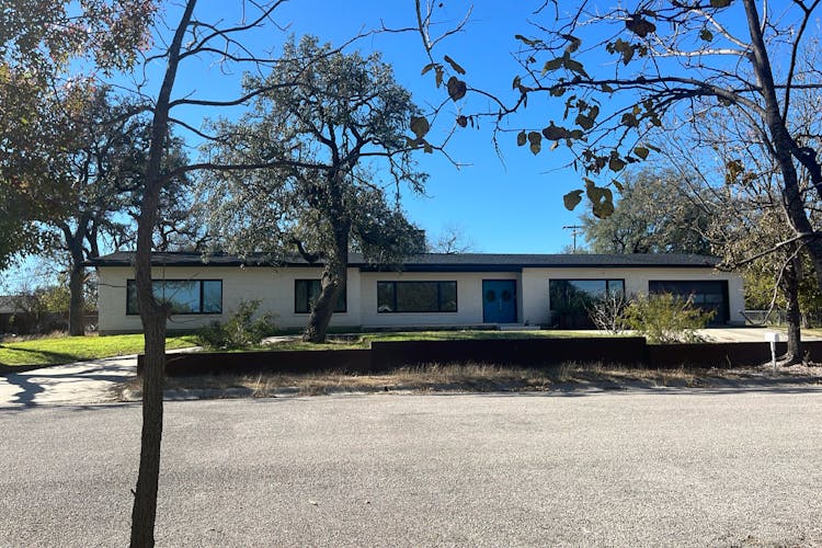 204 S. Race St Lampasas, TX 76550, Lampasas County