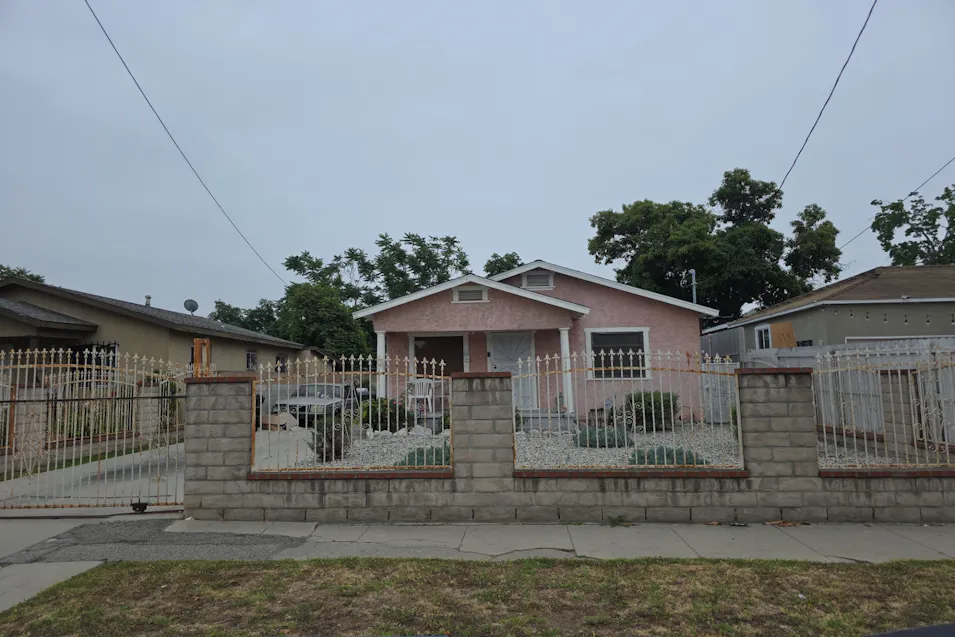 152 W 105th St Los Angeles, CA 90003, Los Angeles County