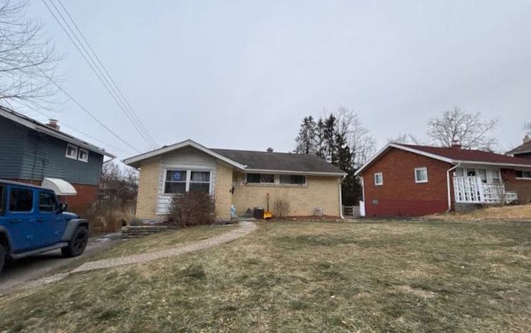 130 Delaney Dr Pittsburgh, PA 15235, Allegheny County