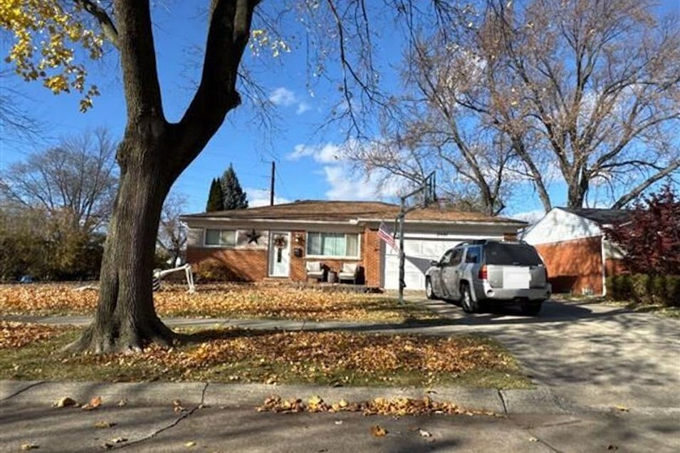 31441 Hartwick Dr Warren, MI 48088, Macomb County