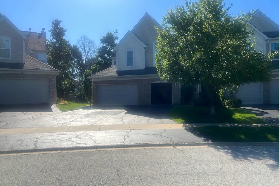144 Hidden Pond Cir Aurora, IL 60504, Dupage County
