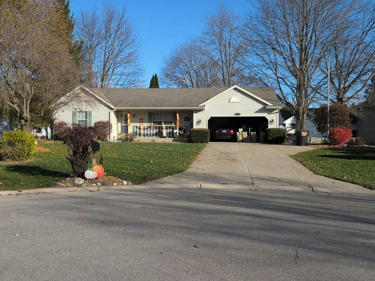 Ivy Dr, Jericho, NY 11753