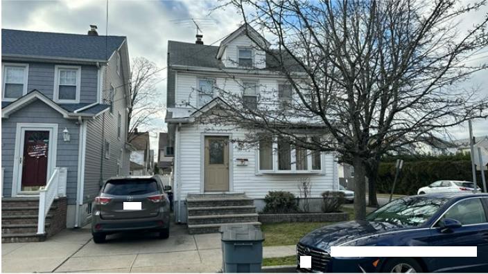 Colonial Rd, Floral Park, NY 11001