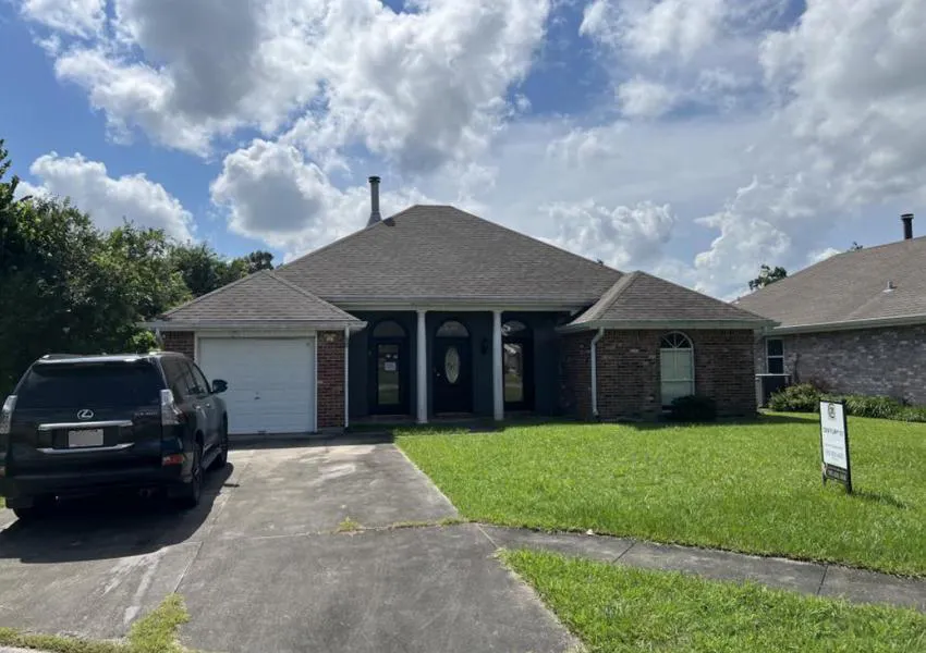 Verna St, Houma, LA 70364