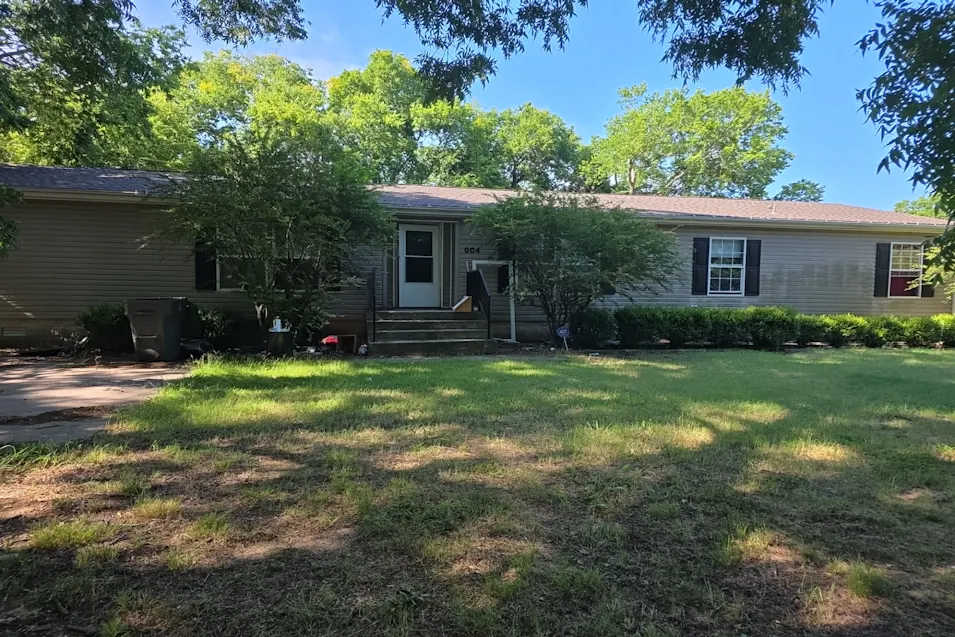 904 10th Ave NE Ardmore, OK 73401, Carter County