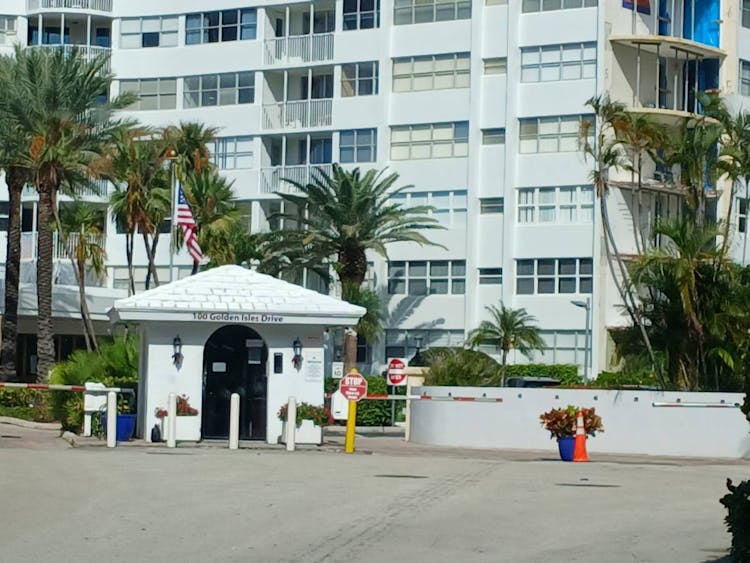 100 Golden Isles Dr Hallandale Beach, FL 33009, Broward County