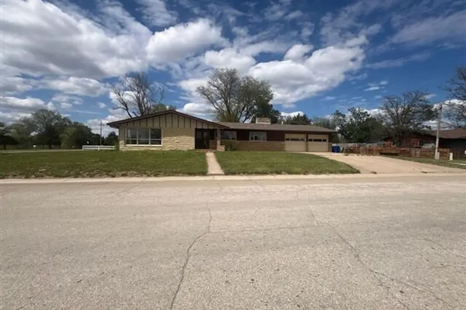 112 W F St Hillsboro, KS 67063, Marion County