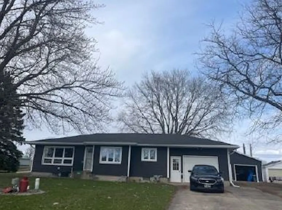 2463 Austin Road Owatonna, MN 55060, Steele County