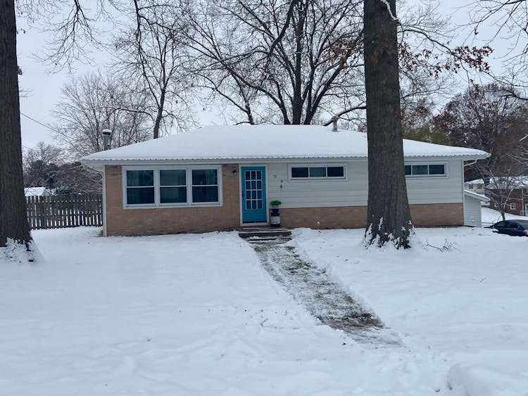 73 Lucinda Dr Glen Carbon, IL 62034, Madison County