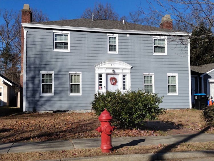 21 Summit Ave North Smithfield, RI 02896, Providence County