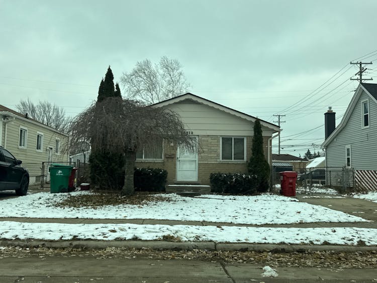 23012 Shakespeare Ave Eastpointe, MI 48021, Macomb County