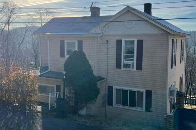 Adolphus St, Grafton, WV 26354