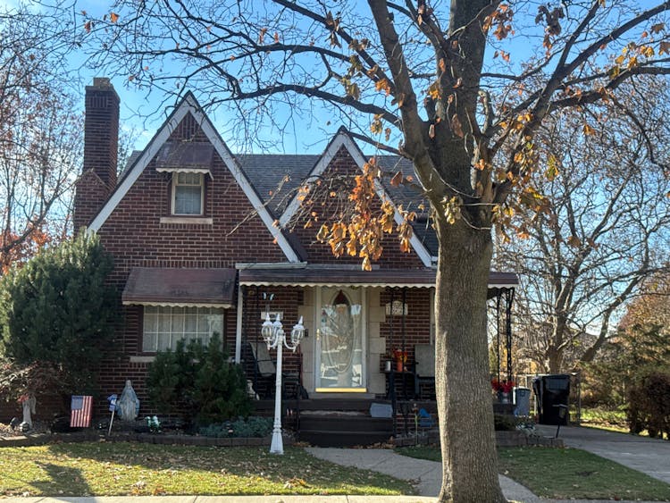 15721 Cleveland Ave Allen Park, MI 48101, Wayne County