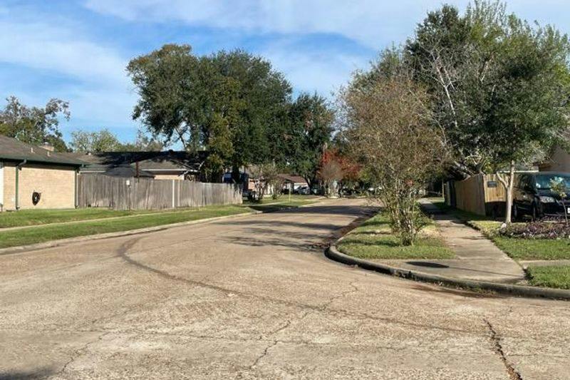 Cairnleigh Dr, Houston, TX 77084