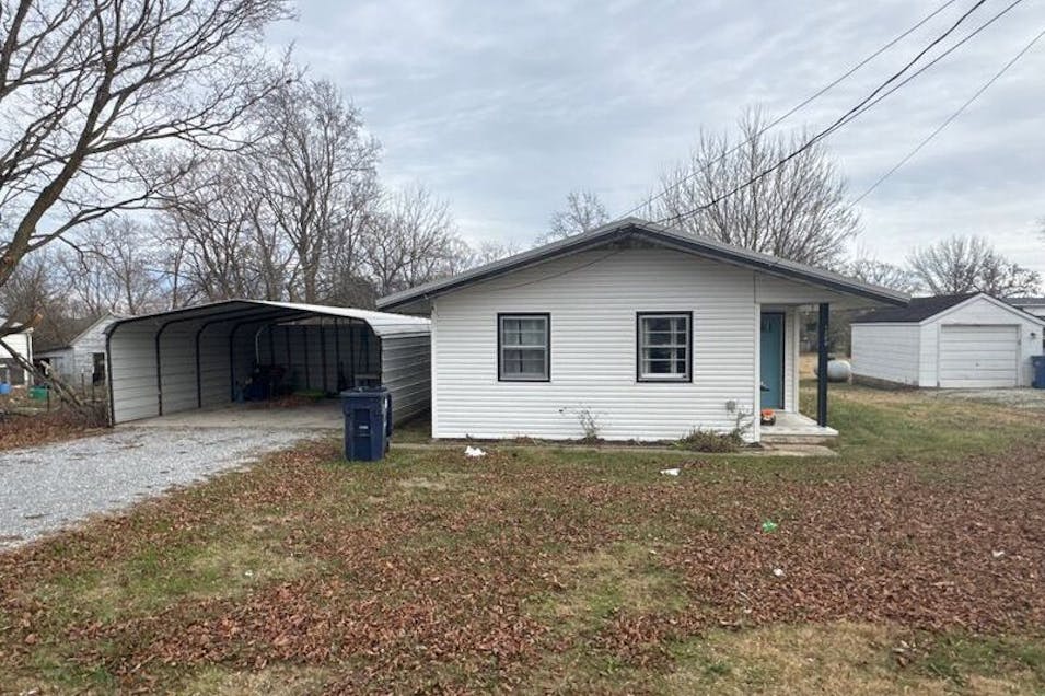 1208 Thomasville Rd Houston, MO 65483, Texas County