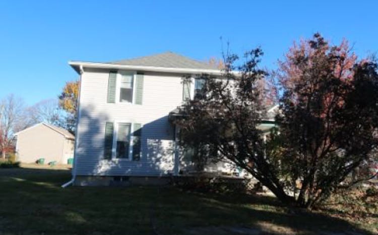 513 W Vine St Saint Charles, IA 50240, Madison County