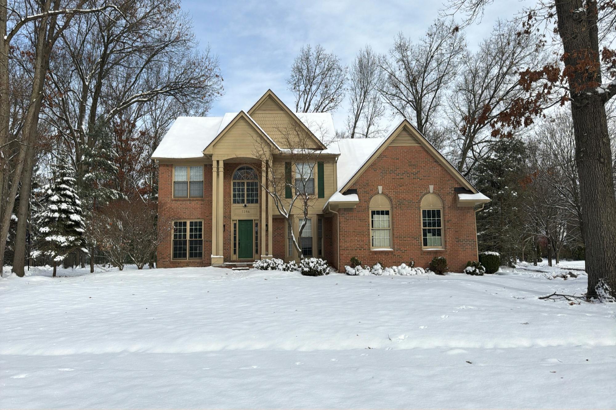 Spring Oak Ct, Orchard Lake, MI 48324
