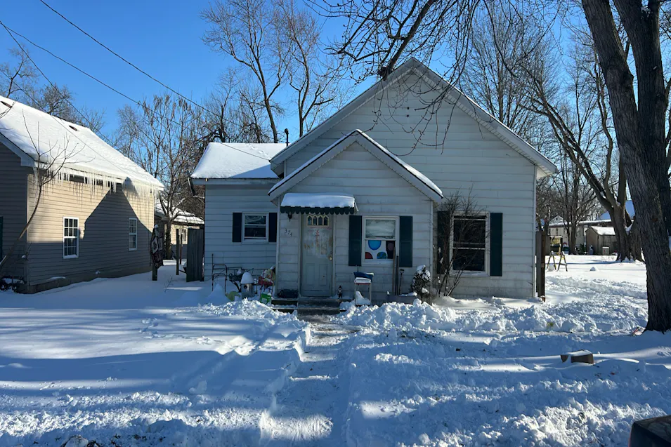 374 & 376 South 2nd Street Livingston, IL 62058, Madison County