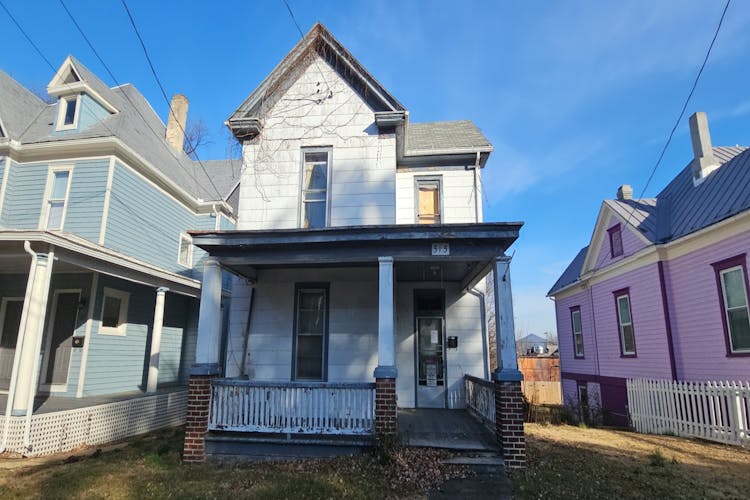 515 Mountain Ave SW Roanoke, VA 24016, Roanoke City County