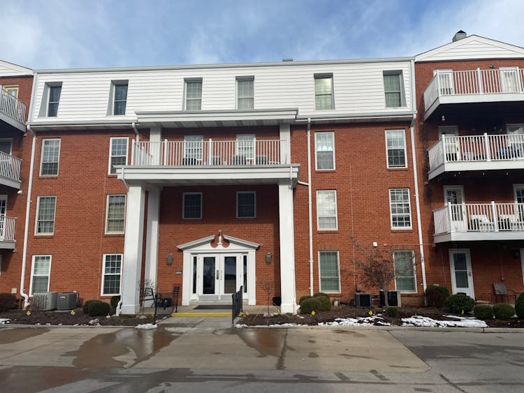 14443 Bantry Ln Apt 21 Chesterfield, MO 63017, St. Louis County