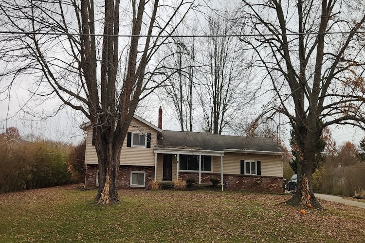 42650 Adelbert St. Elyria, OH 44035, Lorain County