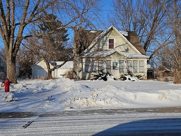 812 Maple Ave E Mora, MN 55051, Kanabec County