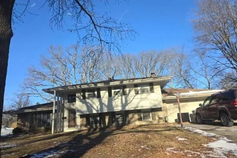 Glen Arbor Dr, Toledo, OH 43614