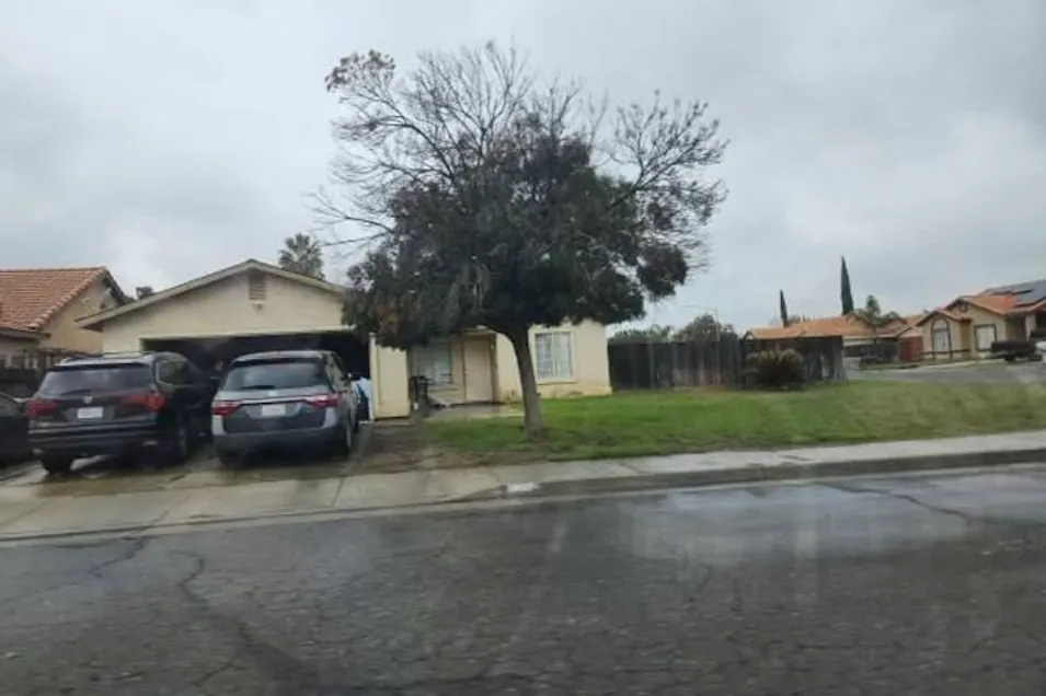 545 N Santa Ana St Los Banos, CA 93635, Merced County