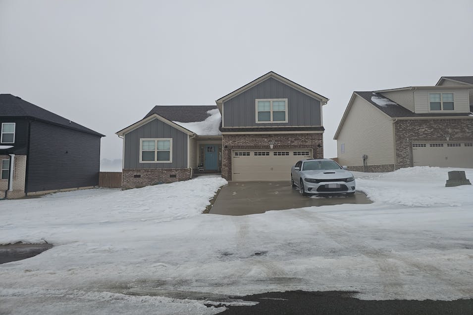 813 MacOn Lane Clarksville, TN 37042, Montgomery County