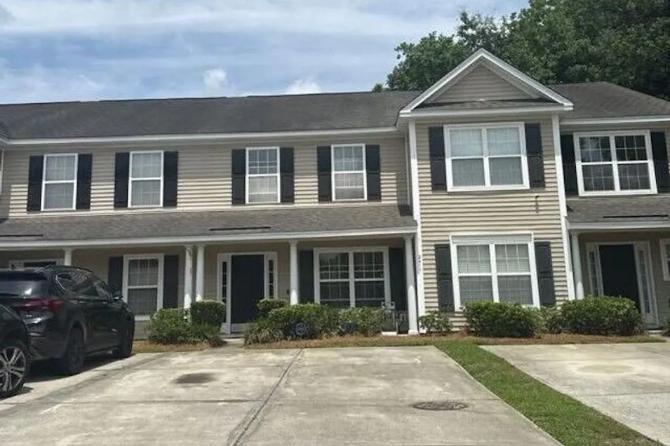 2411 Paladin Ln North Charleston, SC 29406, Charleston County