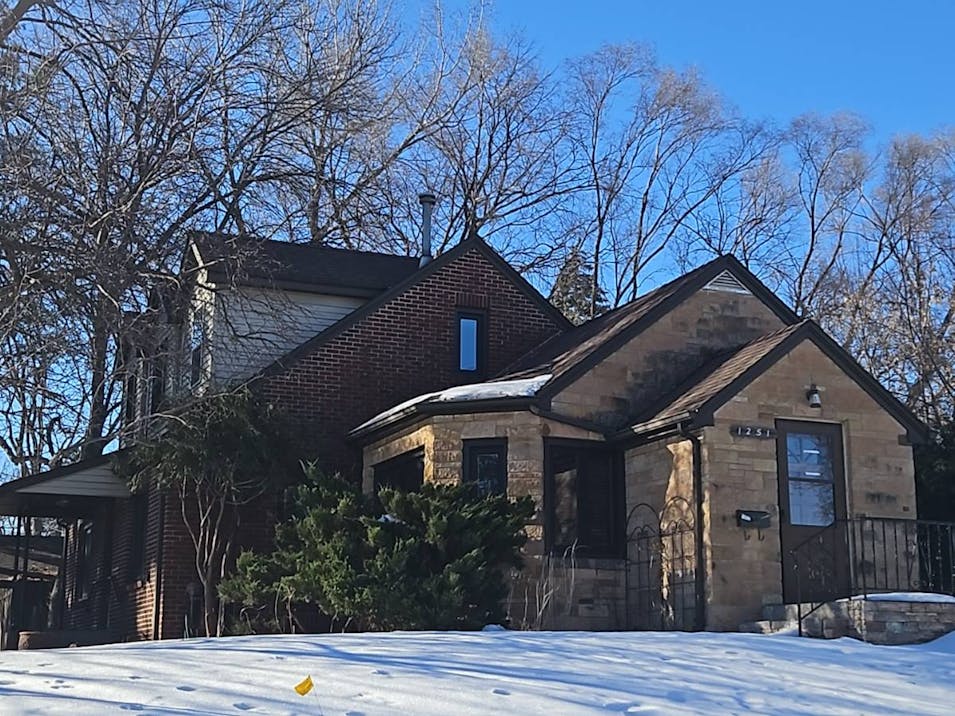 1251 MacArthur Ave West St Paul, MN 55118, Dakota County