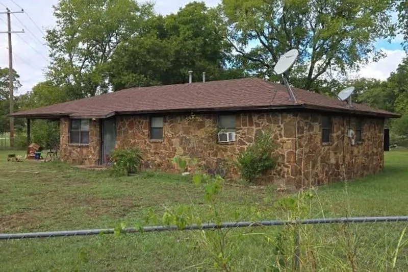 Sutton St, Ravia, OK 73455 #1