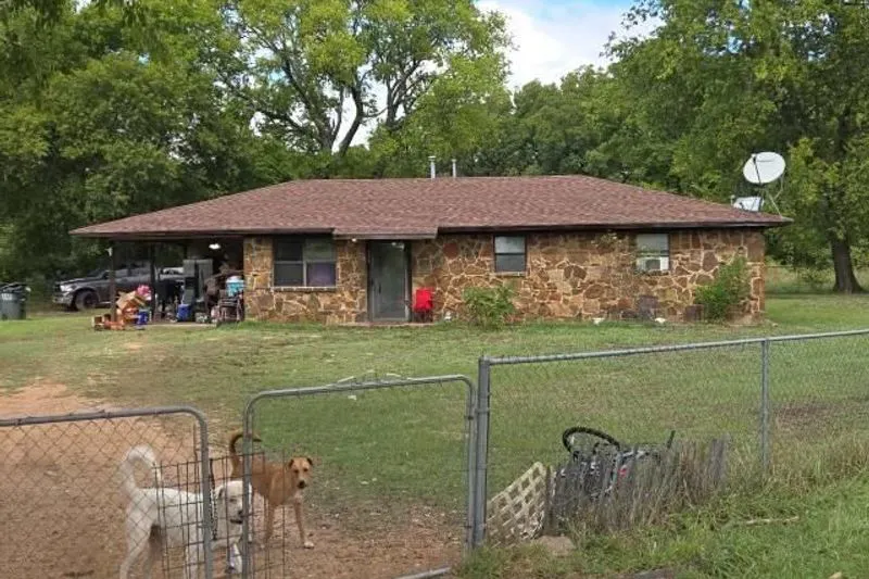 Sutton St, Ravia, OK 73455