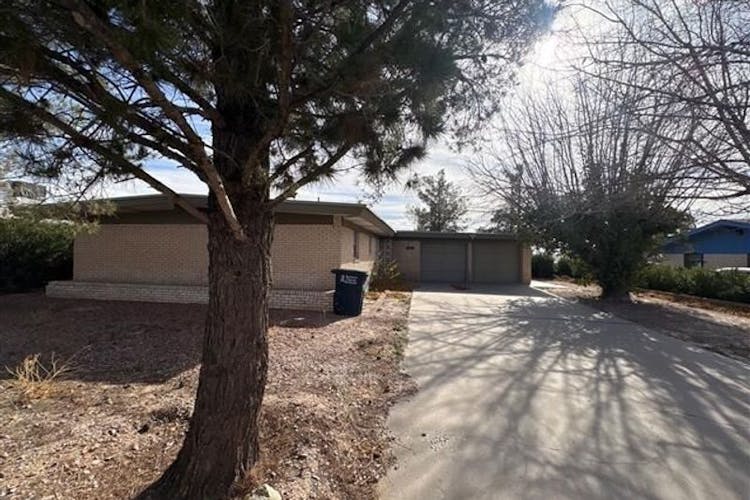 410 NE Ninth St Fabens, TX 79838, El Paso County