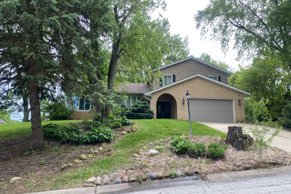422 Pickwick Place Valparaiso, IN 46385, Porter County