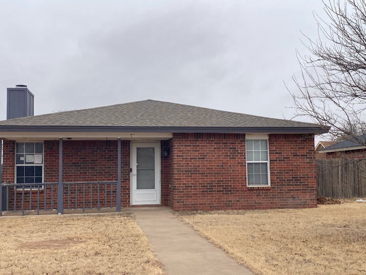 2708 Itasca St Plainview, TX 79072, Hale County