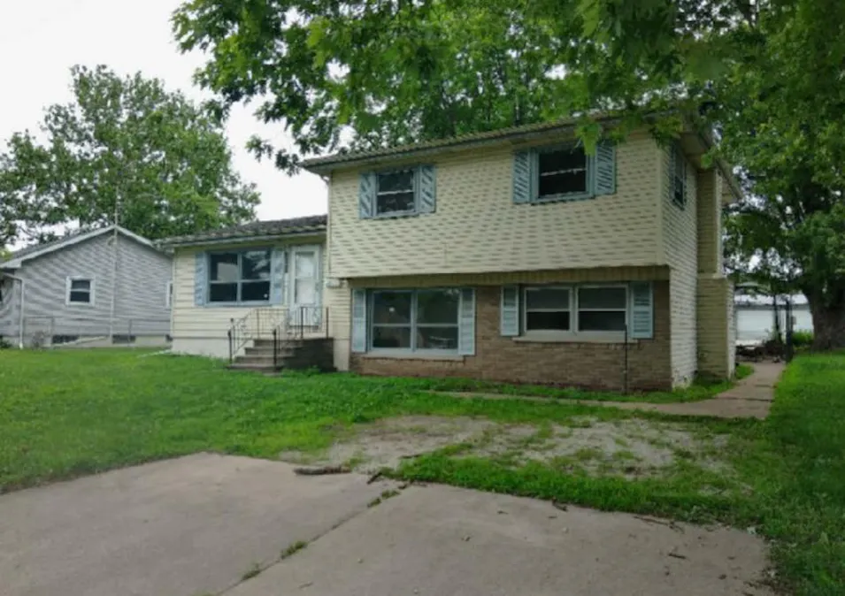 640 Lakeview Dr Manteno, IL 60950, Kankakee County